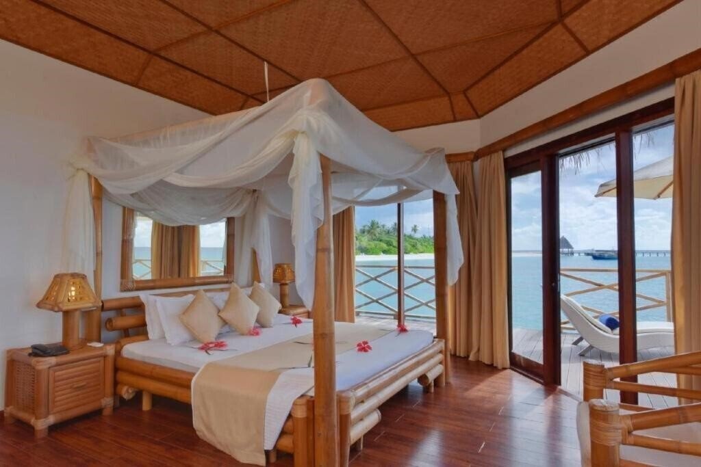 Фото Angaga Island Resort & Spa 4*