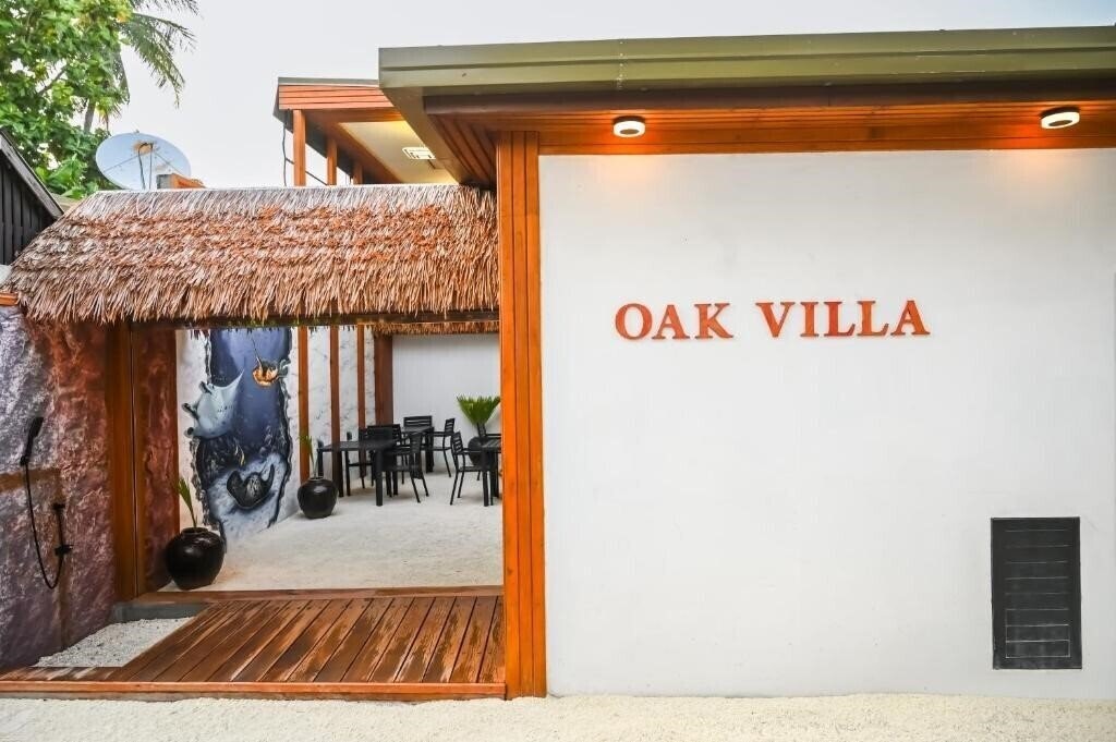 Отель Oak Villa at Ukulhas 3*