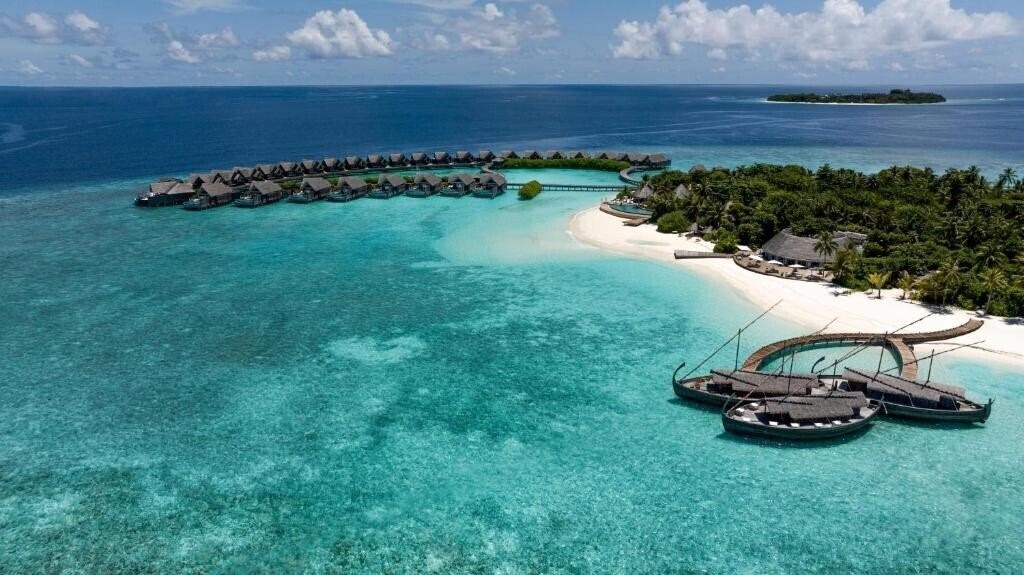 Картинка Milaidhoo Island Maldives 5*