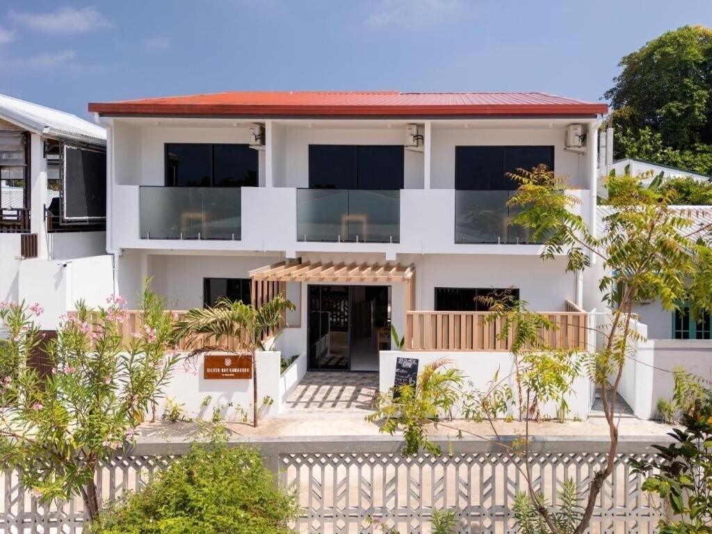 Отель Silver Bay Kamadhoo 3*