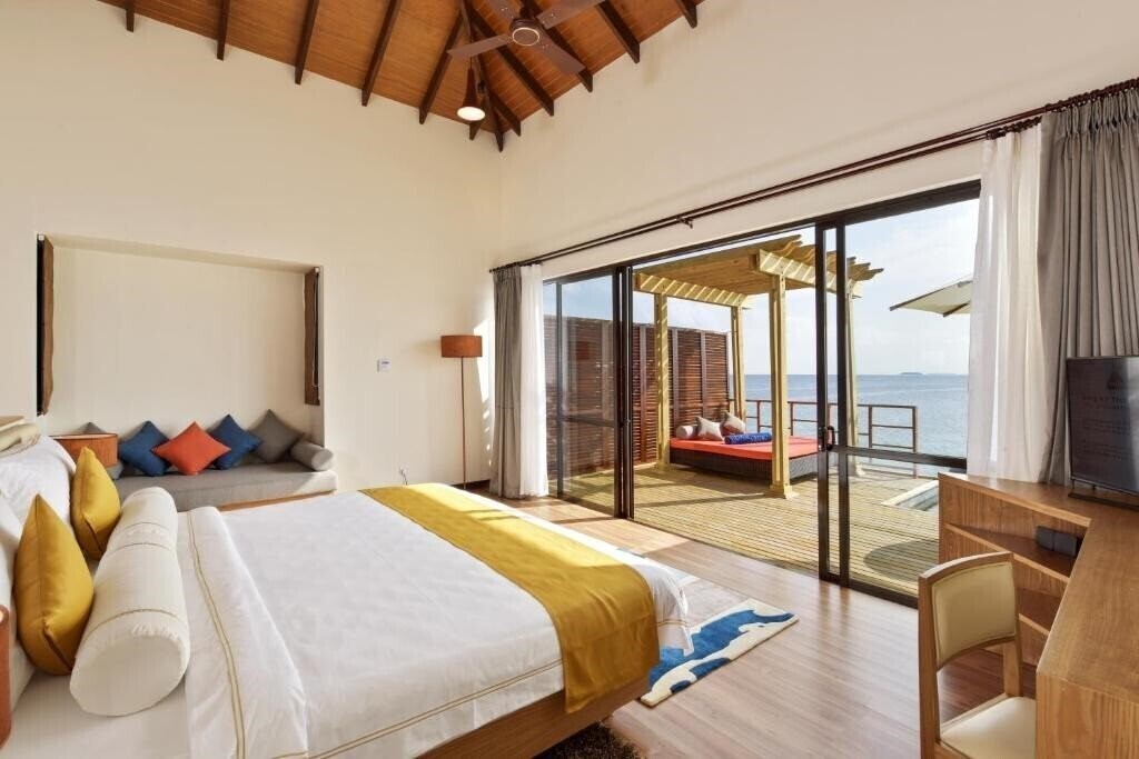 Фото Robinson Maldives 4*