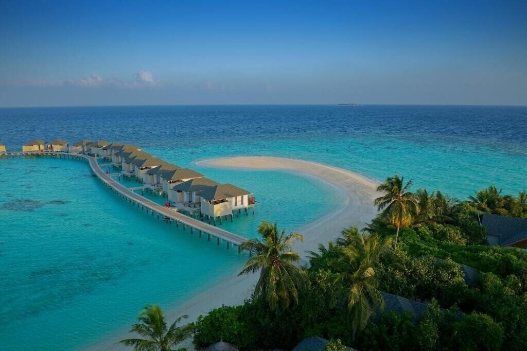Фото NH Collection Maldives Havodda Resort 5*