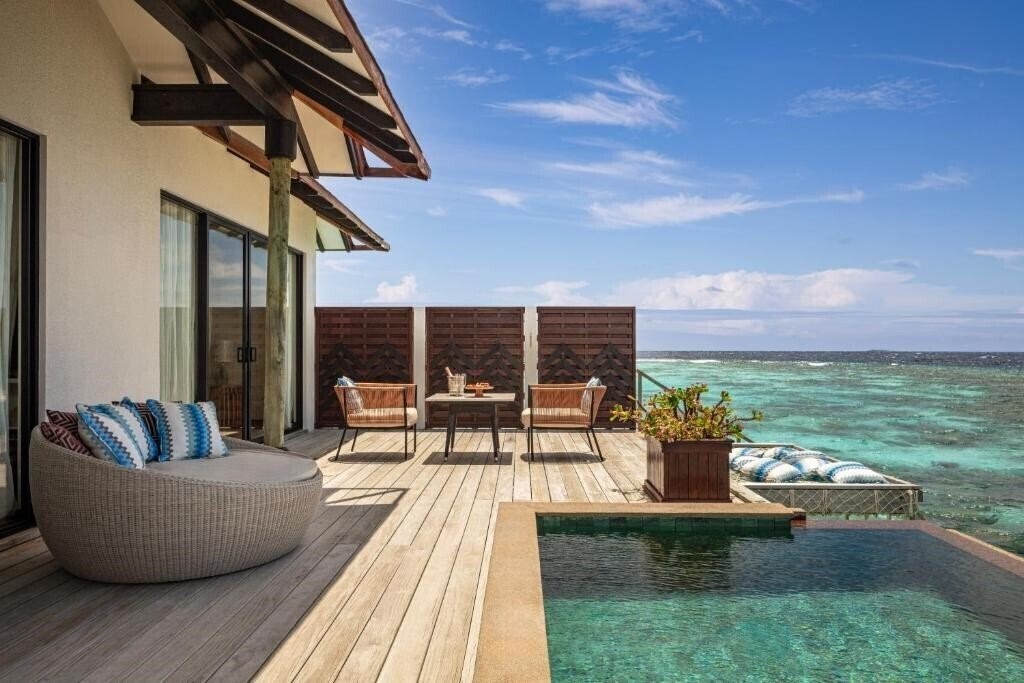 Изображение NH Collection Maldives Havodda Resort 5*
