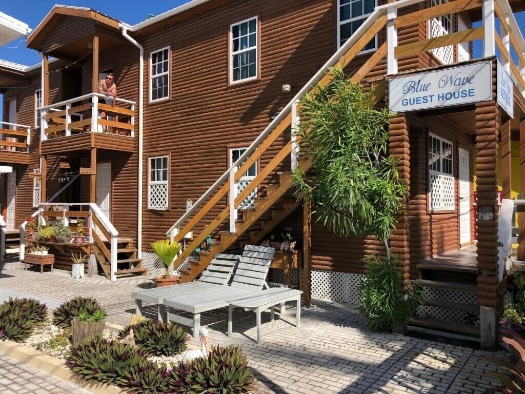 Отель Blue Wave Guest House 2*