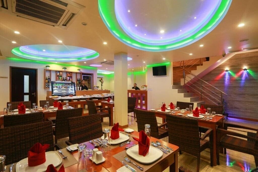 Картинка Season Holidays Hulhumale Guest House гостиный двор