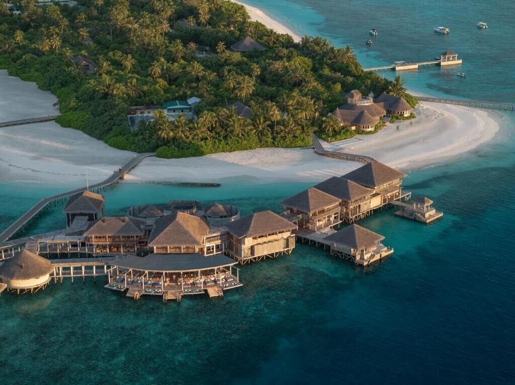 Отель Six Senses Laamu Olhuveli Island 5*