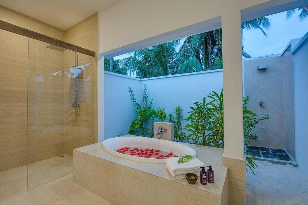 Фото Rahaa Resort 4*