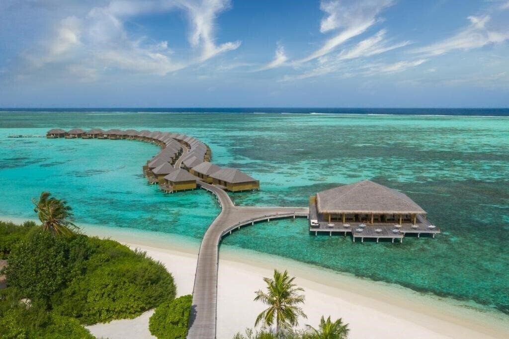 Готель Cocoon Maldives 5*