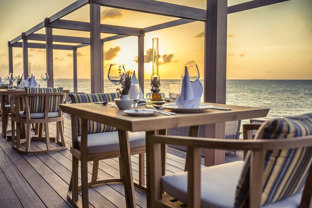 Фото Hurawalhi Island Resort 5*