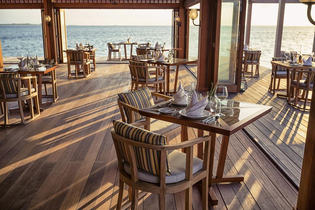 Фотографія Hurawalhi Island Resort 5*