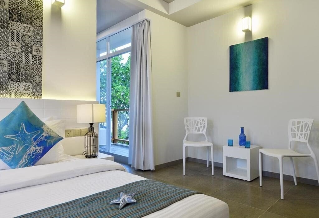 Готель Velana Beach Maldives 4*