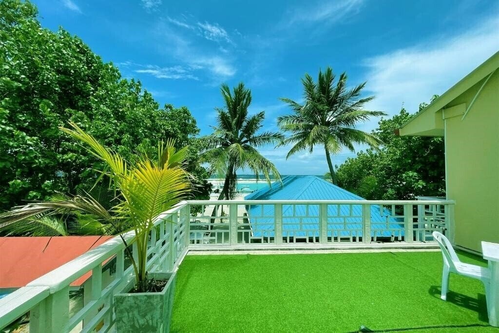 Отель Paradise Retreat 3*