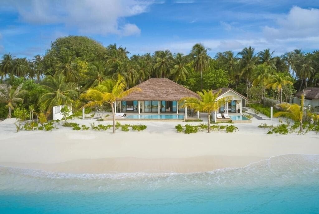 Готель Villa Haven Resort Maldives Deluxe 5*