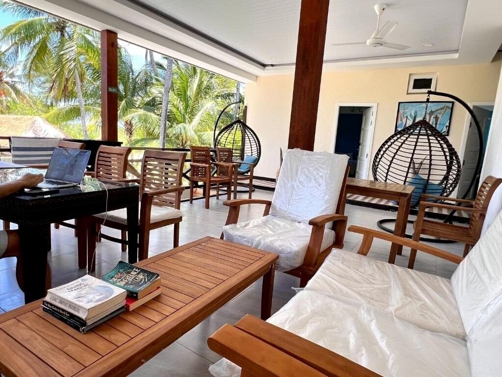 Фотографія Wave Crest Retreat Thulusdhoo 3*