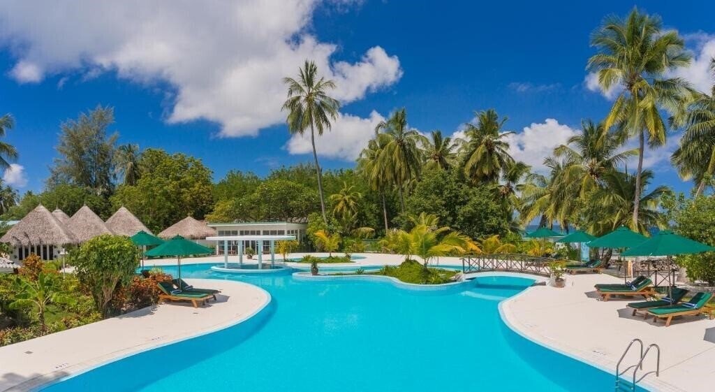 Отель Equator Village 3*