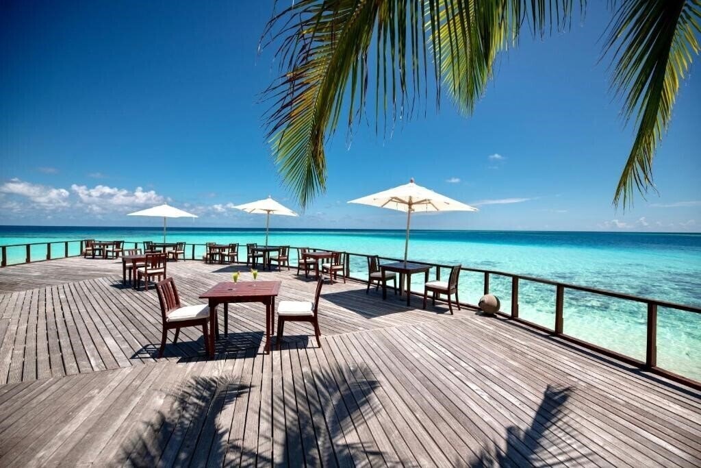 Картинка Makunudu Island Resort 4*