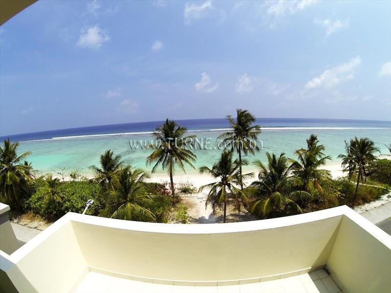 Готель Velaa Beach 3*