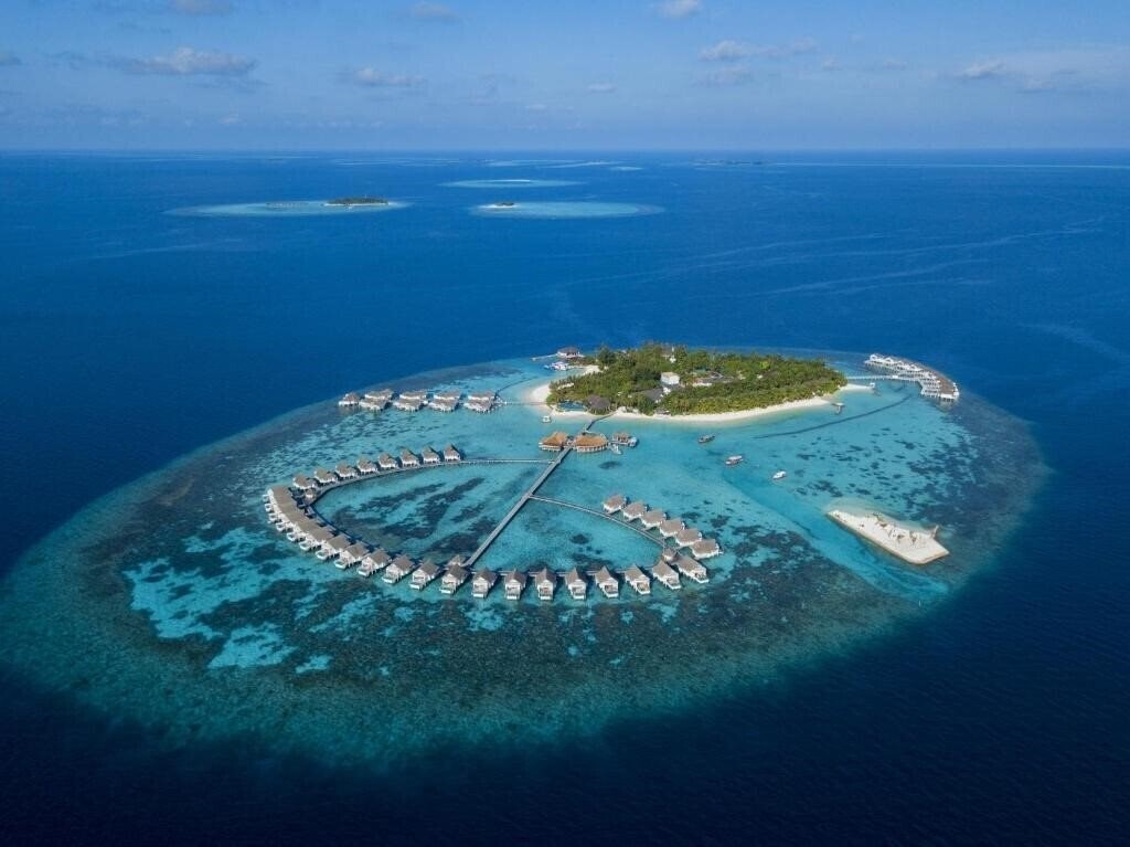 Отель Centara Grand Island Resort & SPA Maldives 5*