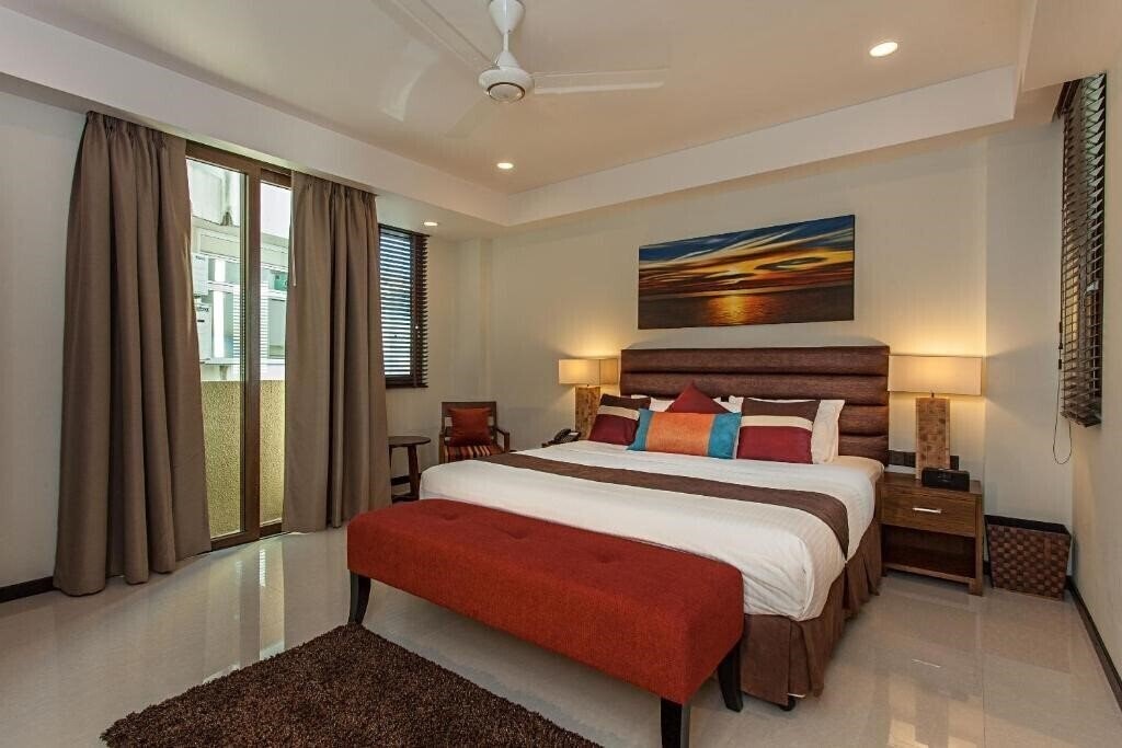Фото The Somerset Hotel 4*