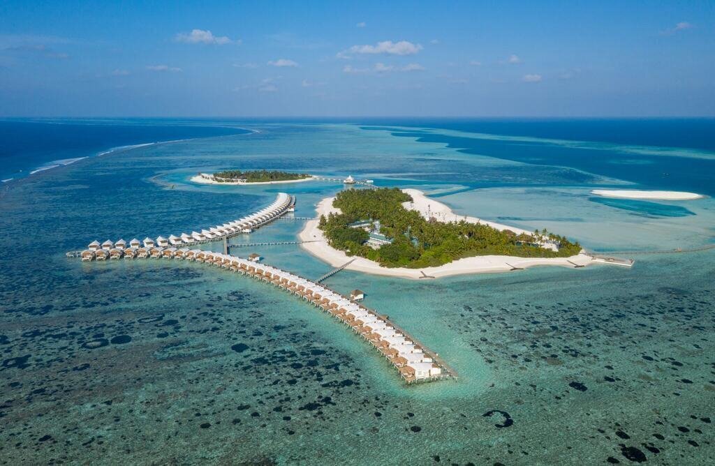 Отель Chaaya Lagoon Hakuraa Huraa 4*