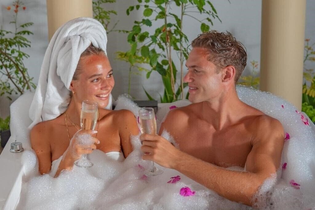 Фотографія Reethi Faru Resort 4*