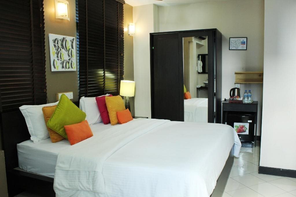 Отель The Beehive Guest House 1*