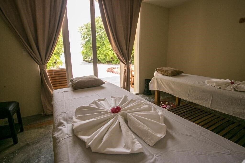 Фото Hondaafushi Island Resort 4*