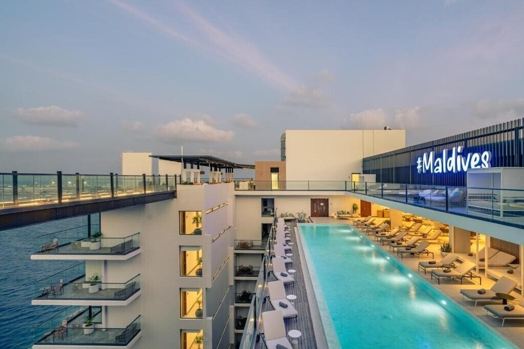 Отель Barcelo Nasandhura Male 5*