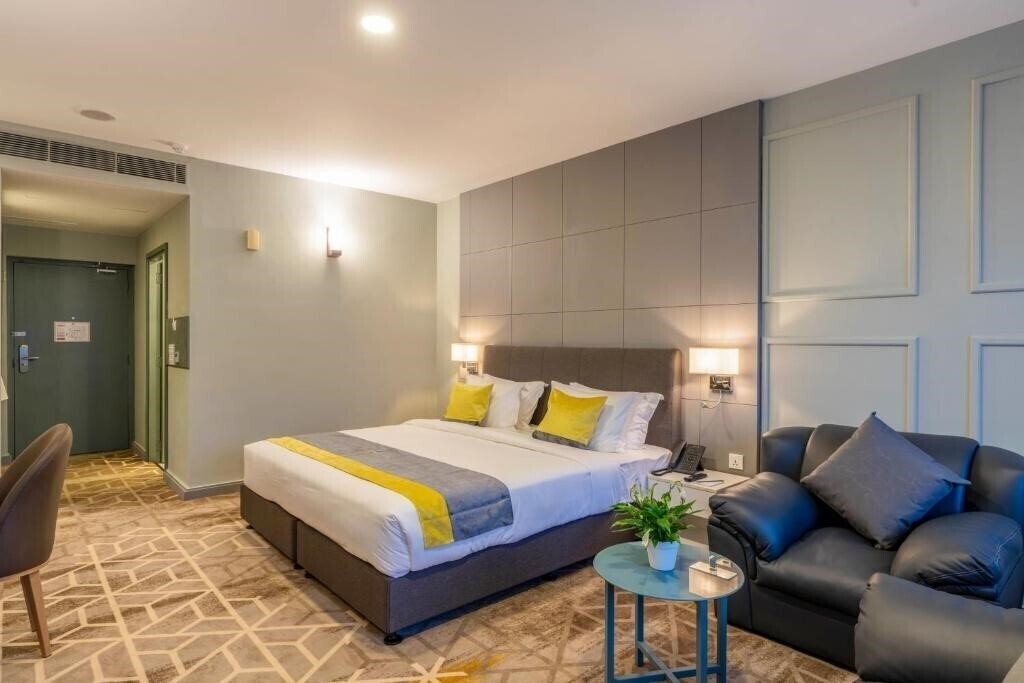 Фотографія Manhattan Business Hotel 4*