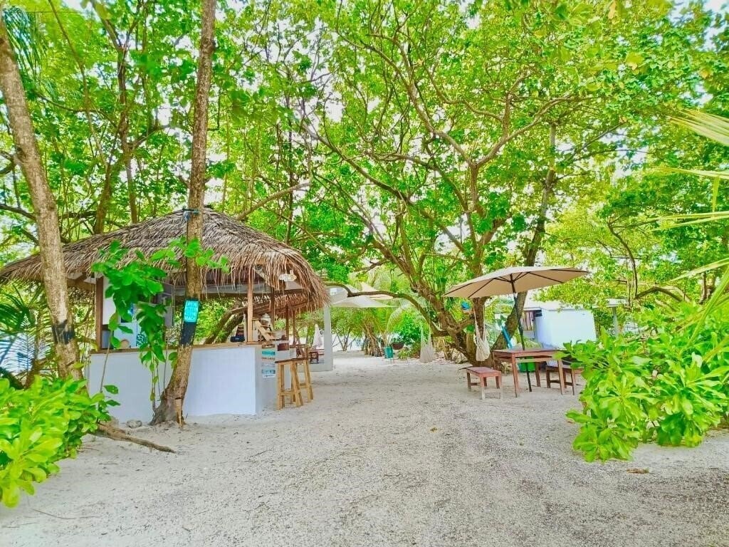 Фото Yuvi Blue Maldives & SPA 4*
