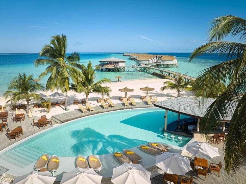 Готель Centara Ras Fushi Resort & SPA 4*