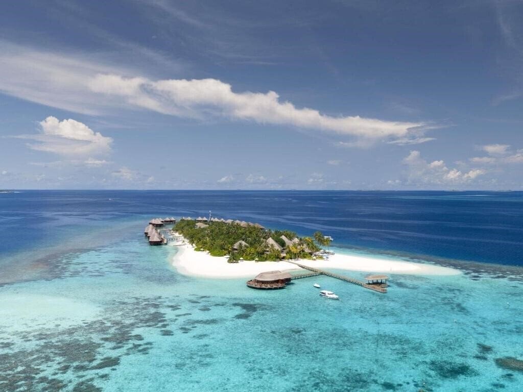 Готель V Villas Maldives at Mirihi MGallery Collection 5*