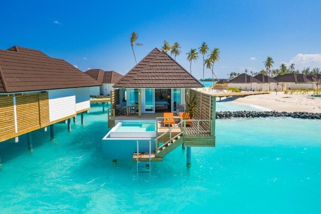 Готель Olhuveli Beach & Spa Resort 4*