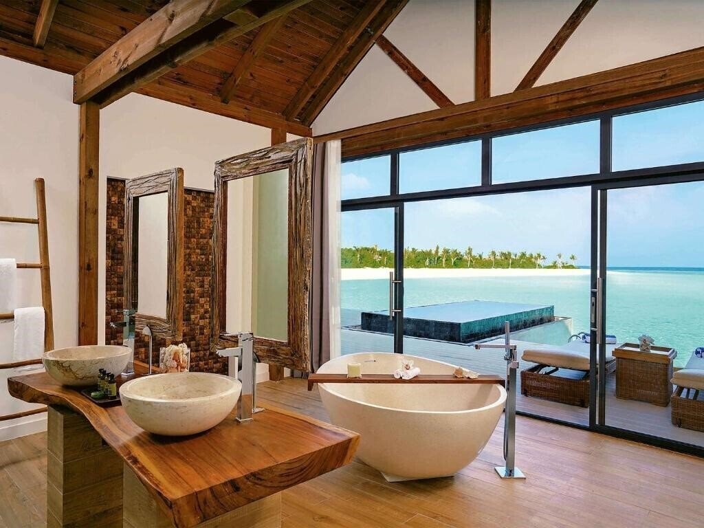 Изображение Movenpick Resort Kuredhivaru Maldives 5*