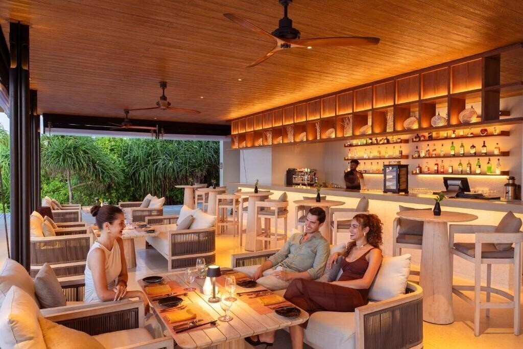 Готель Amari Raaya Maldives 5*