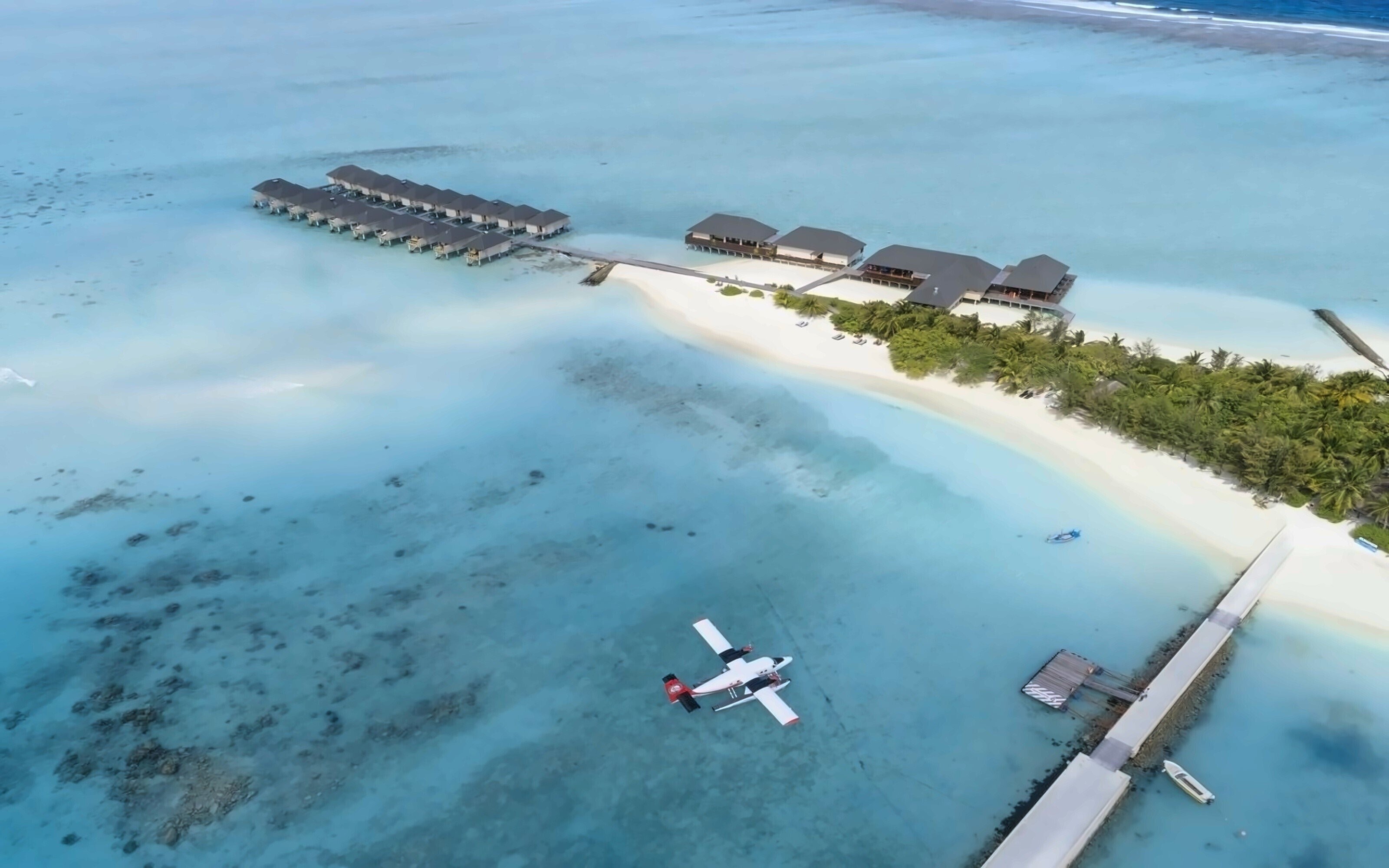 Отель Summer Island Village 4*