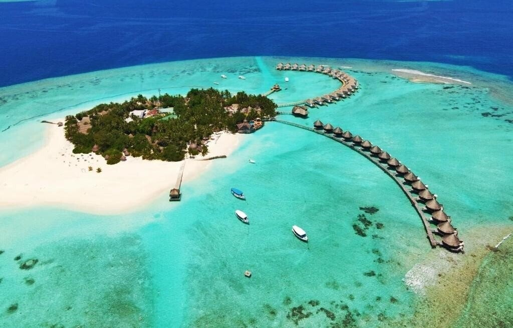 Отель Thulhagiri Island Resort 4*