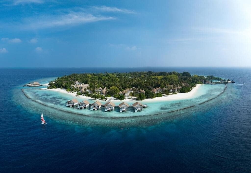 Отель Bandos Maldives 4*