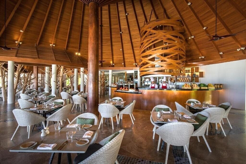 Фото Ozen Life Maadhoo 5*