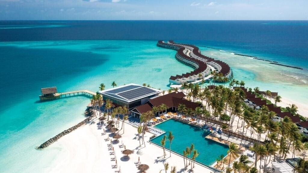 Готель Oblu Xperinece Ailafushi 4*