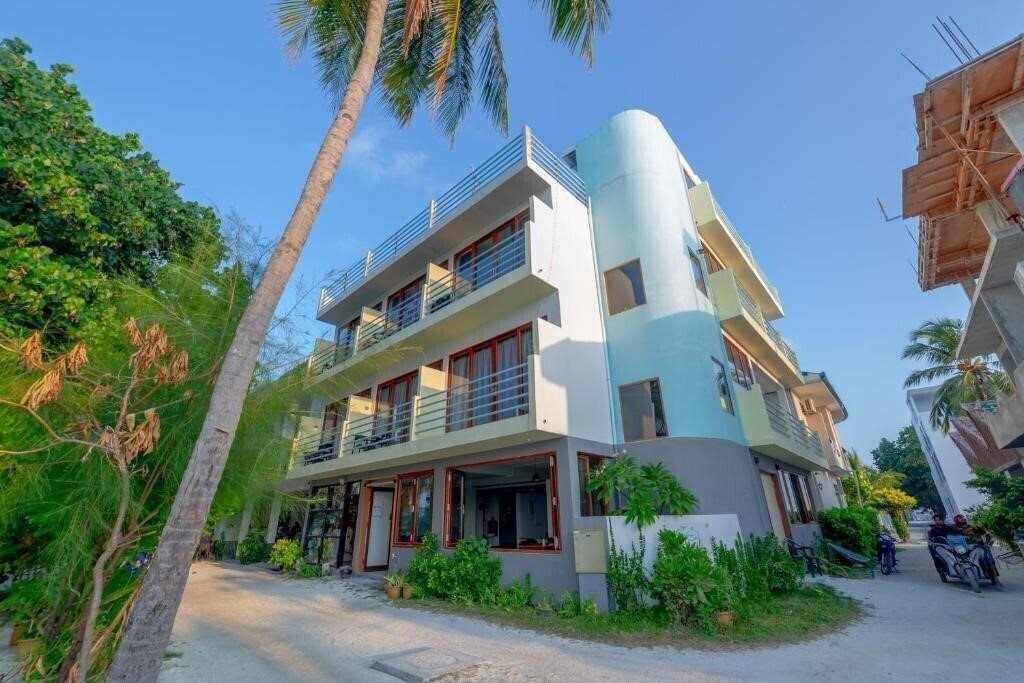 Зображення Beach House Hotel Dhiffushi Island Guest House гостиный двор