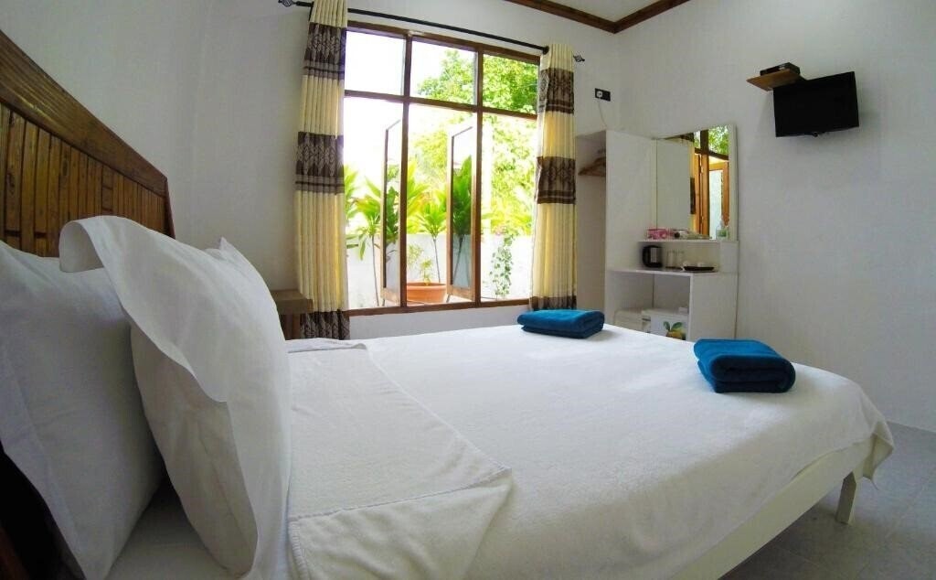 Фото Ithaa Beach Maldives 3*