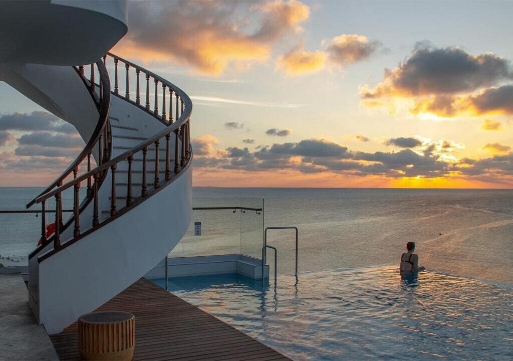 Фото Stone Hotels, Dhiffushi 4*