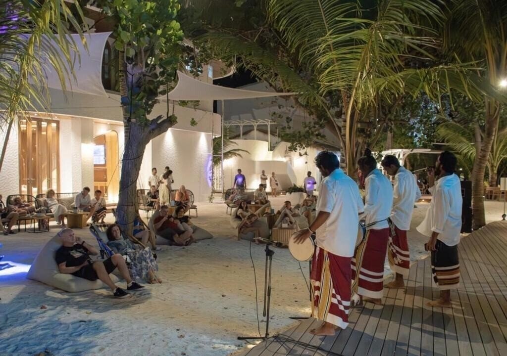 Картинка Stone Hotels, Dhiffushi 4*