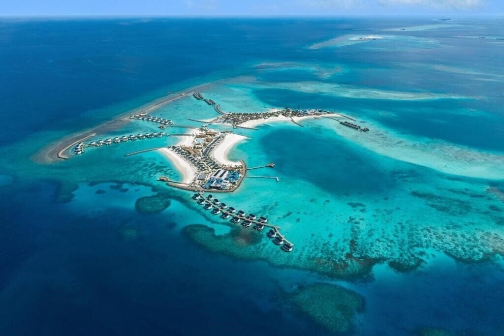 Отель Centara Grand Lagoon Maldives 5*