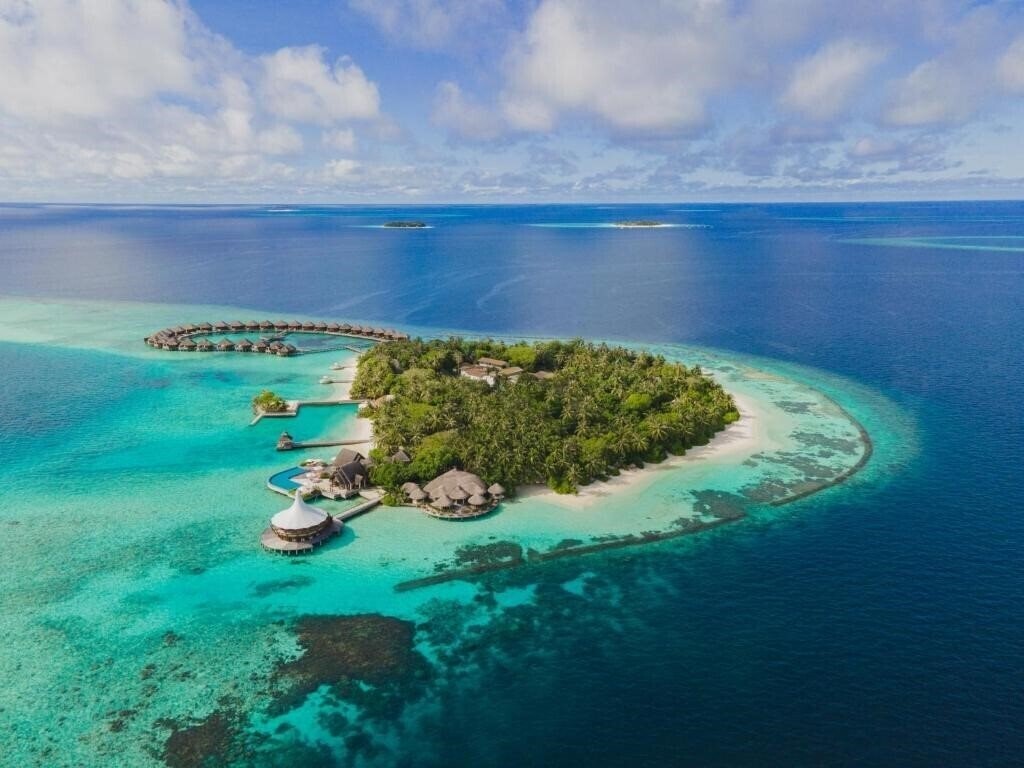 Готель Baros Maldives 5*