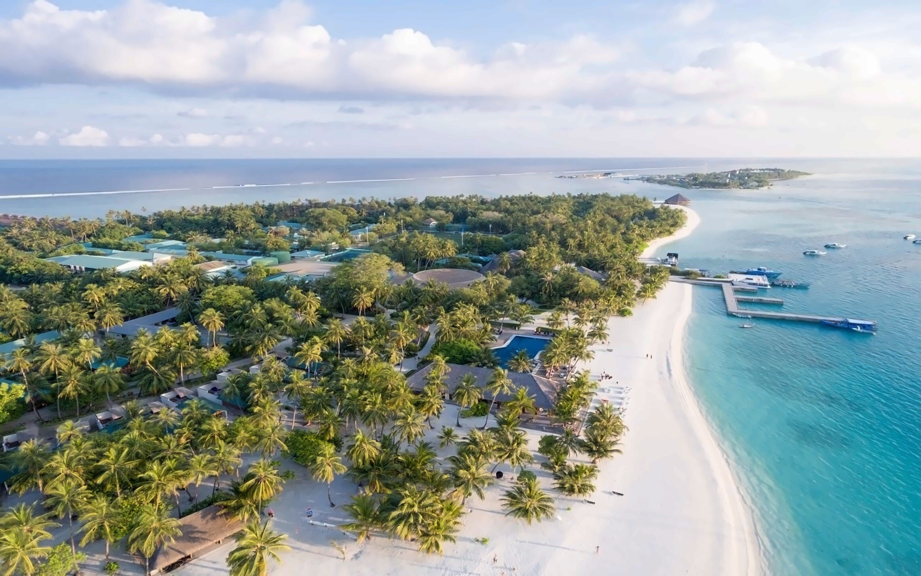 Картинка Meeru Island Resort 4*