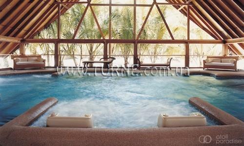 Готель Cocoa Island 5*