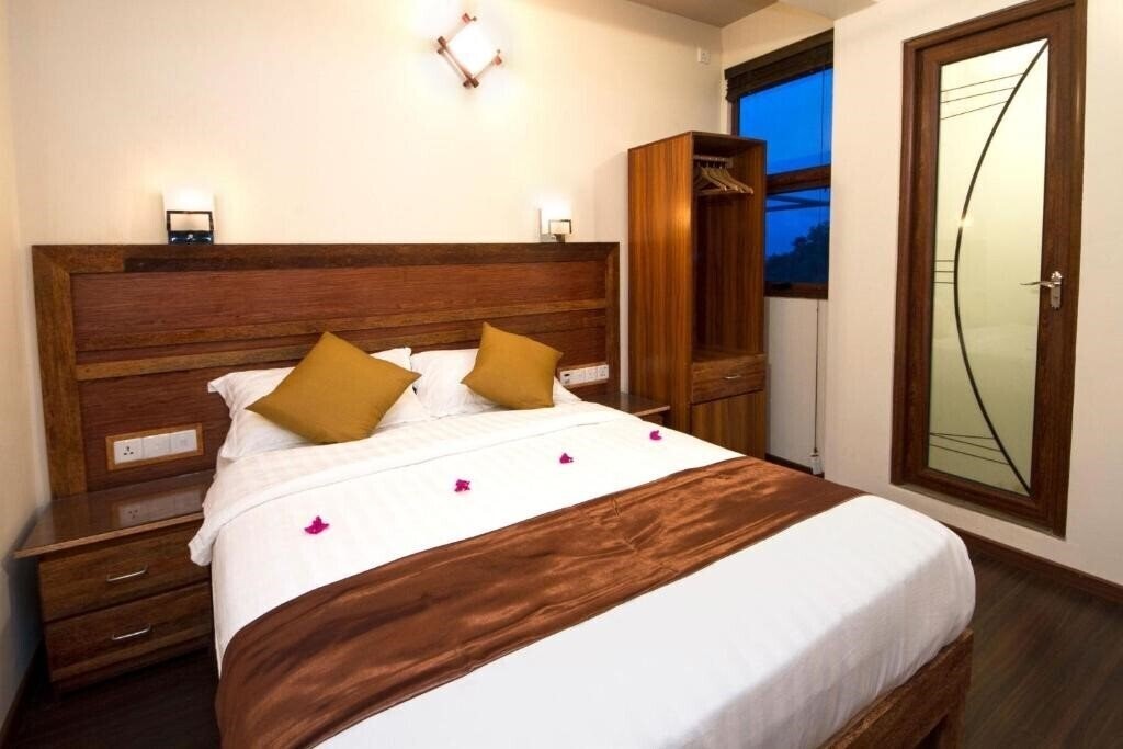 Фото Tropic Tree Maldives 3*