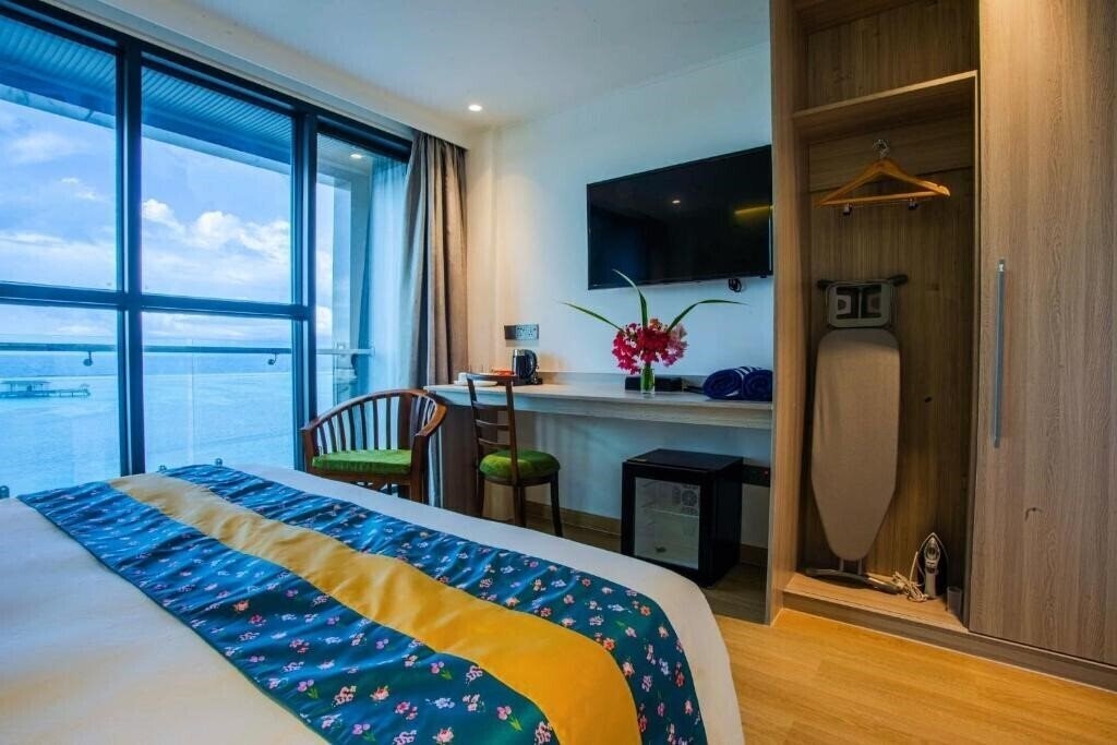 Картинка Beach Hotel Guraidhoo 3*